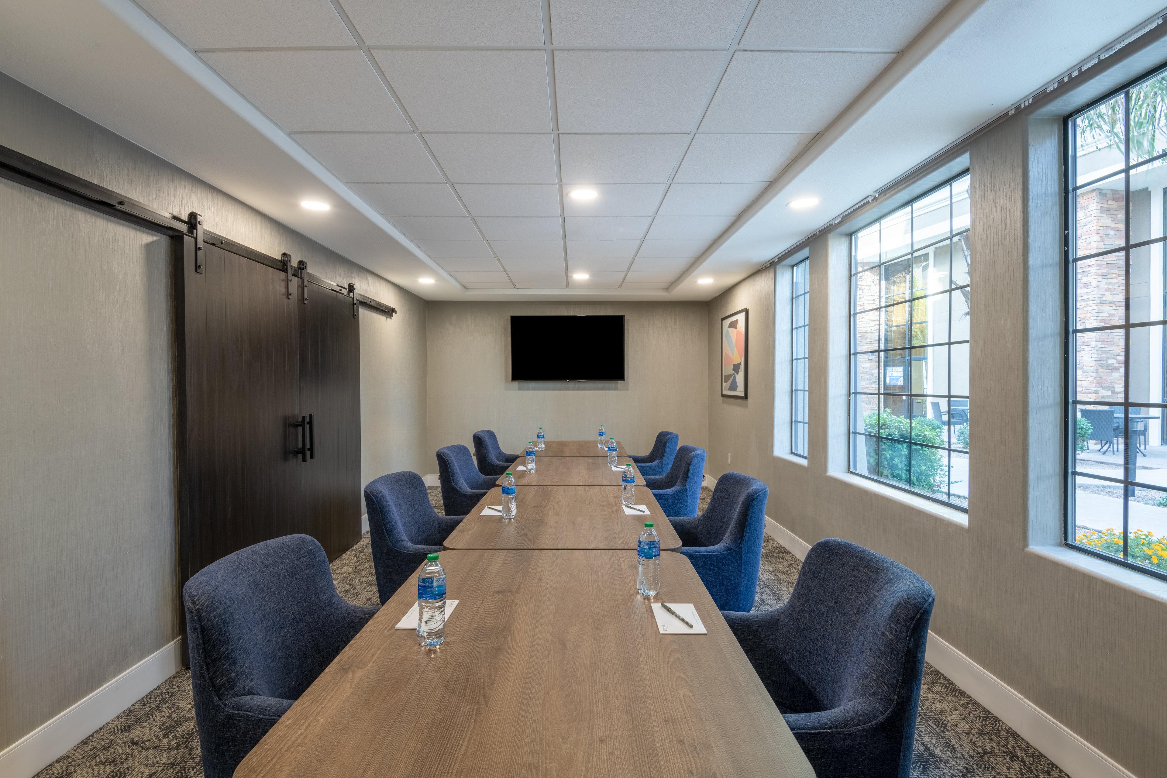 Staybridge Suites Phoenix Glendale Sports Dist By Ihg Exterior photo